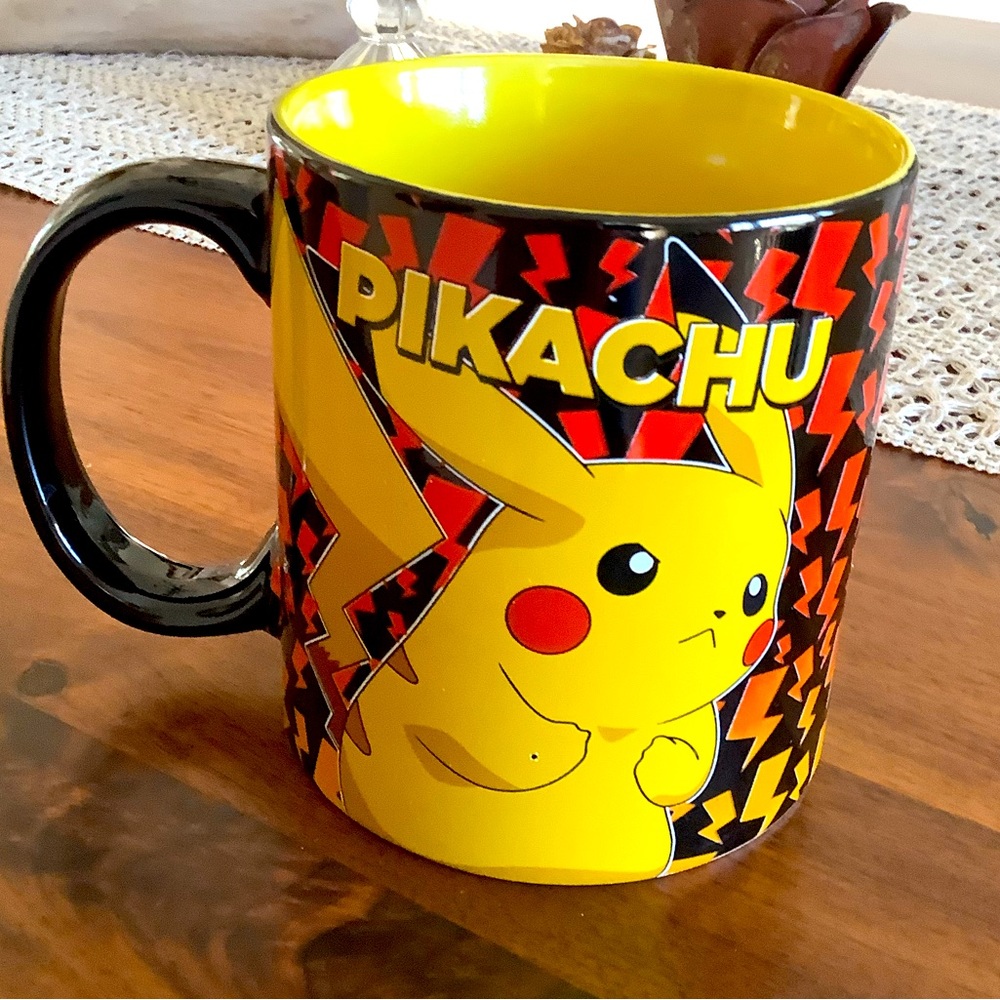 Nintendo Pikachu Pokémon Mug 2016